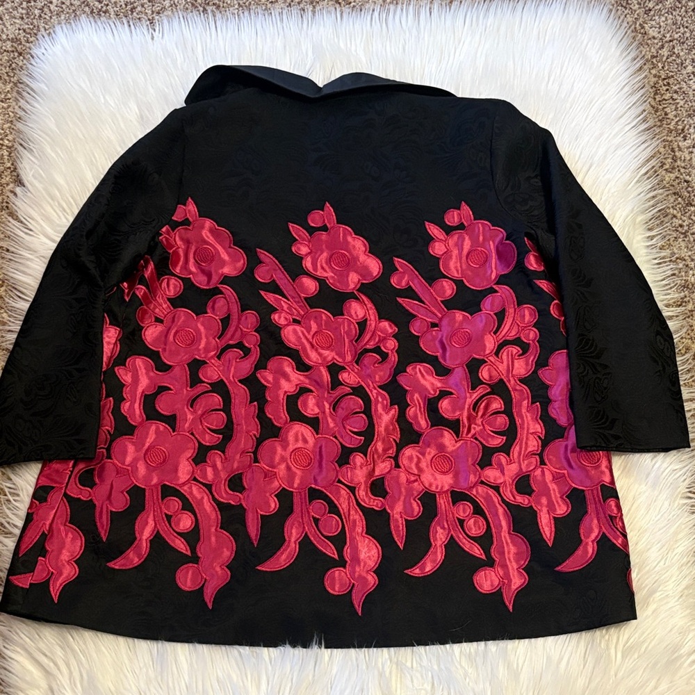 Grace Chuang of New York, Elegant Black and Pink Floral Blazer, Size Medium - Picture 11 of 11